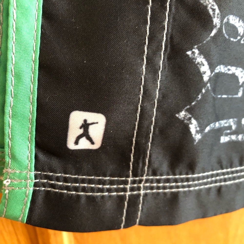 Authentic Les Mills Body Combat Athletic Shorts Size Medium - Picture 8 of 9